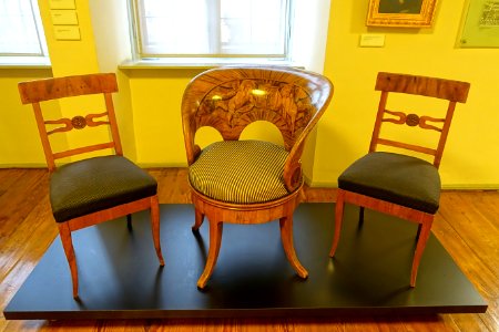 Three chairs, c. 1830, walnut - Stadtmuseum Fembohaus - Nuremberg, Germany - DSC02272