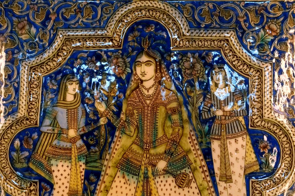 Tile with three elegant women, probably by Ali Muhammad Isfahani, Tehran, Iran, c. 1880s-1890s, glazed ceramic, view 2 - Cinquantenaire Museum - Brussels, Belgium - DSC09121