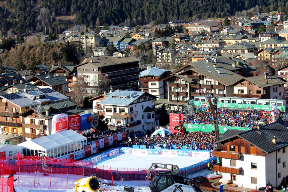 Tifosi al traguardoe della Pista Stelvio di Bormio 28.12.2019