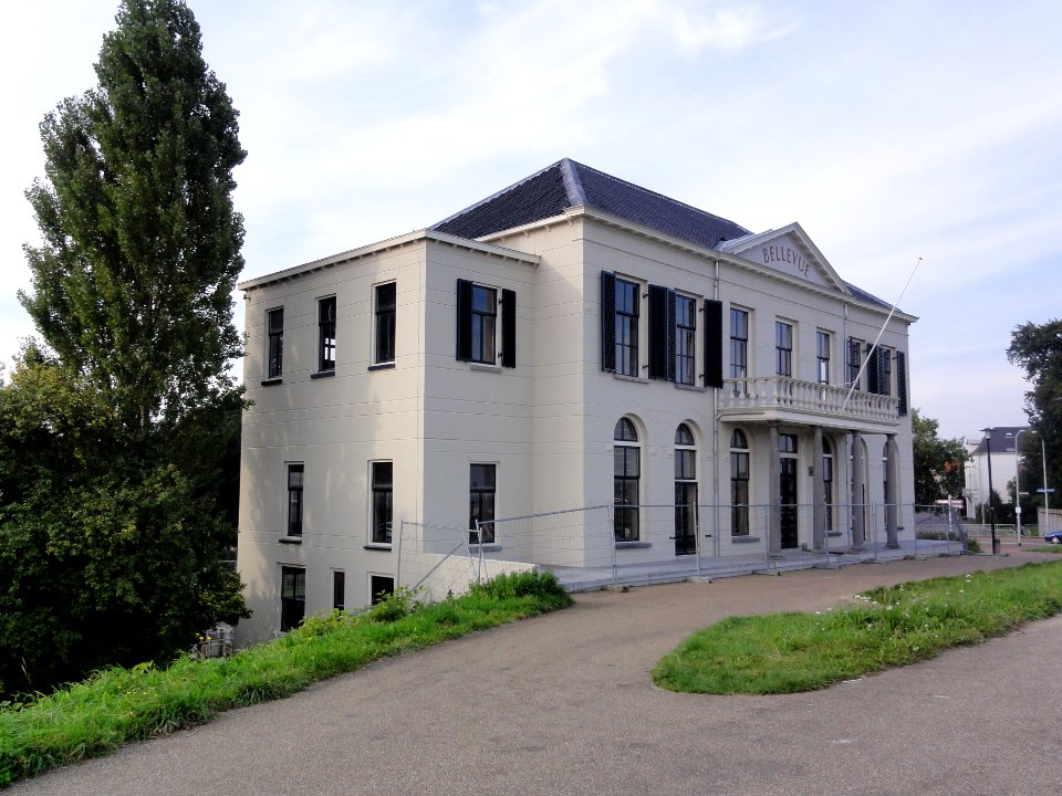 Tiel Rijksmonument 35584 Bellevue Ophemertsedijk 2