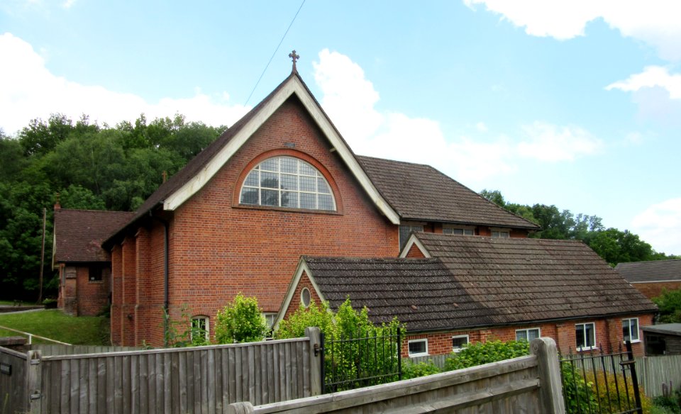 Three Counties Church, Linchmere Road, Hammer (June 2015) (2)