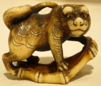 Tiger on stalks of bamboo netsuke signed Hakuryu, 19th century, Honolulu Museum of Art, 6934.1