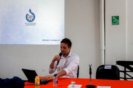 The Photographer in Wikimedia Commons Conference in University Catolica Cecilio Acosta