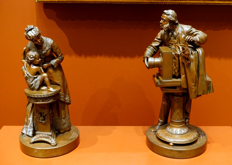 The Photograph by John Rogers (self portrait with wife and child), 1878-1879, bronze - Currier Museum of Art - Manchester, NH - DSC08024