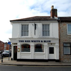 The Red White and Blue pub, 150 Fawcett Road, Southsea (October 2017) (1)