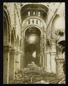 The ruined interior of Albert Cathedral, Bestanddeelnr 158-1127