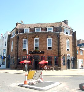 The Richmond pub (formerly Pressure Point), 33 Richmond Parade, Brighton (June 2019) (1)