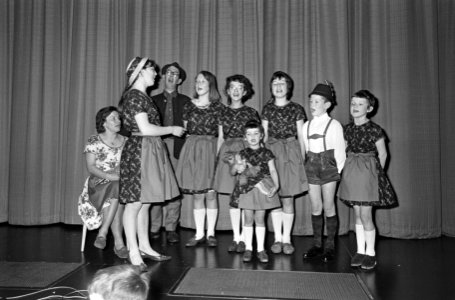 The Sound of Music, wedstrijd voor families in bioscoop Du Midi te Amsterdam. , Bestanddeelnr 918-7288