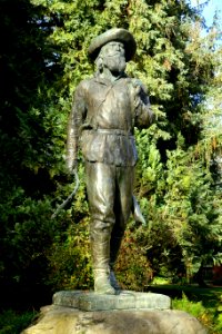 The Pioneer by Alexander Phimister Proctor, 1919 - University of Oregon - Eugene, Oregon - DSC09604