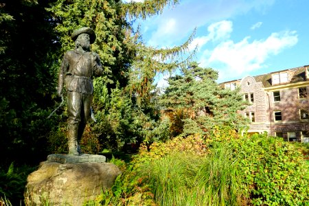 The Pioneer by Alexander Phimister Proctor, 1919 - University of Oregon - Eugene, Oregon - DSC09609