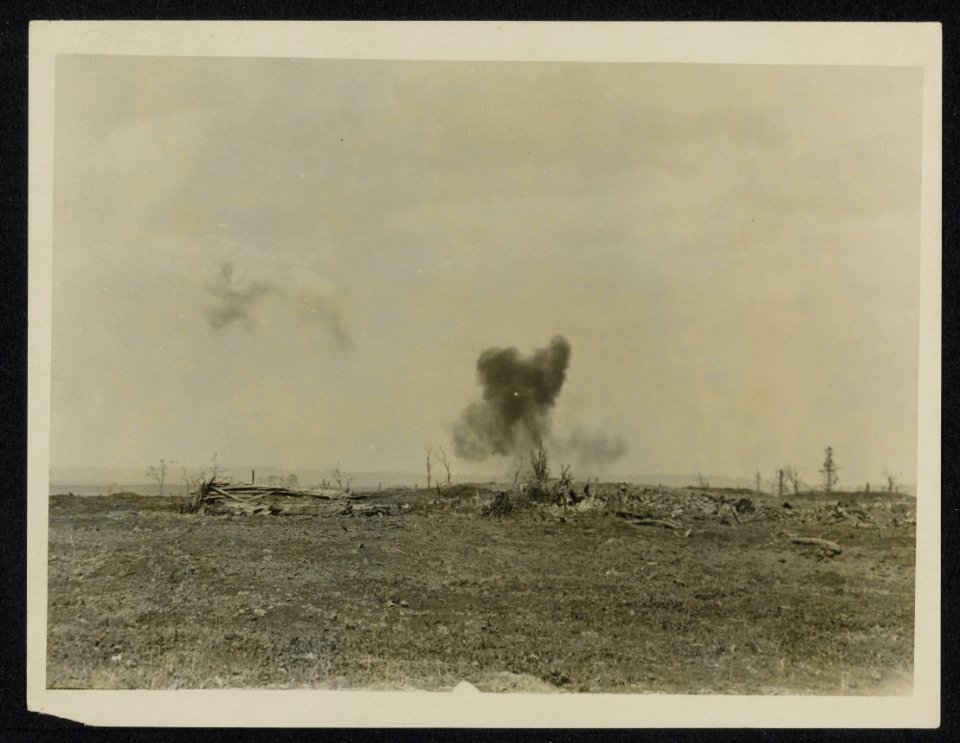 The sugar refinery that was captured by the Canadians, Bestanddeelnr 158-1143