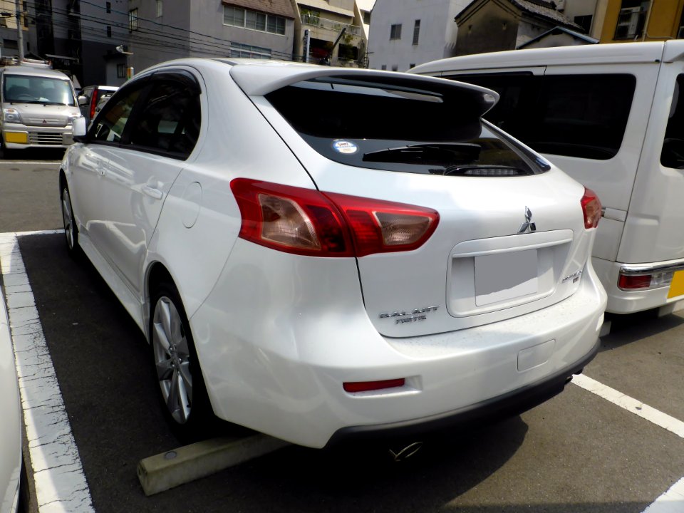 The rearview of Mitsubishi GALANT FORTIS SPORTBACK RALLIART (CY4A)