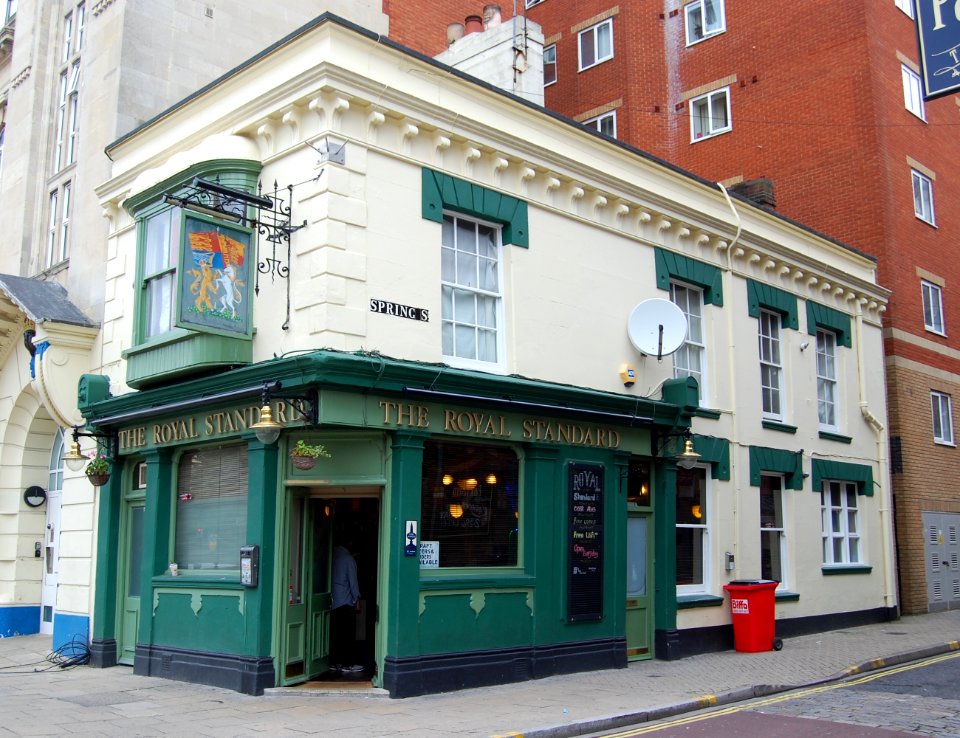 The Royal Standard pub, Spring Street, Portsmouth (October 2017)