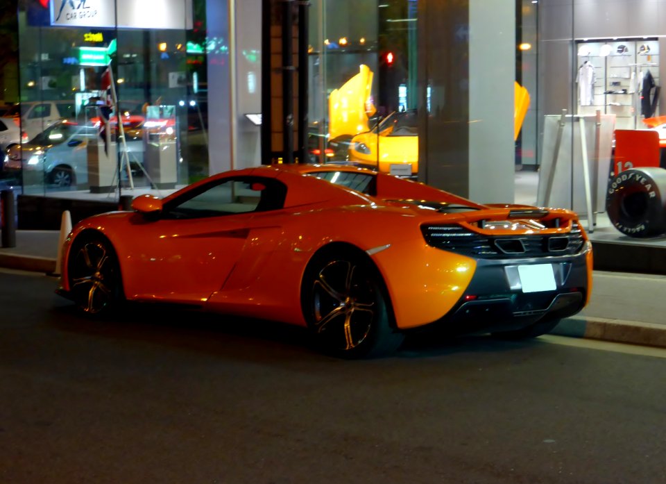 The rearview of McLaren 650S SPIDER at night