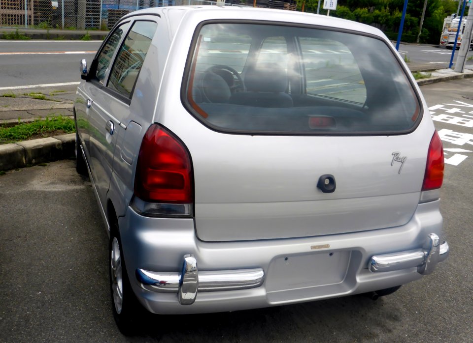 The rearview of Mitsuoka Ray II 660 base-grade
