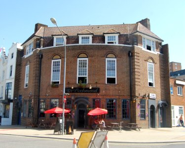 The Richmond pub (formerly Pressure Point), 33 Richmond Parade, Brighton (June 2019) (2)