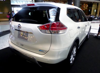 The rearview of Nissan X-TRAIL 20X HYBRID “Emergancy Brake Package” (DAA-HT32) with X-TREMER Package