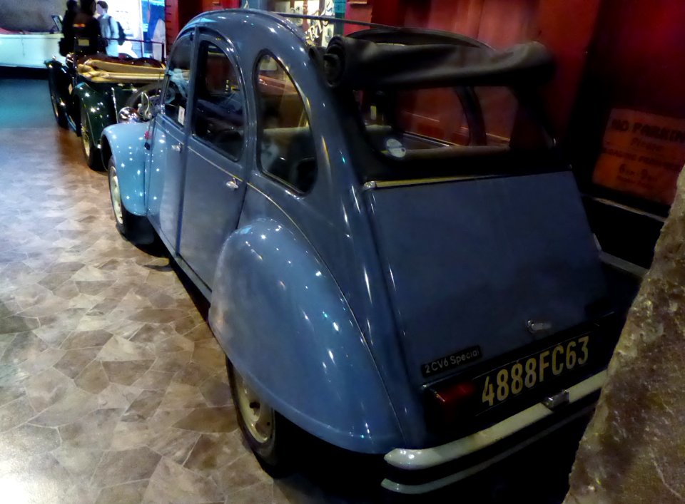 The rearview of Citroën 2CV6 Special