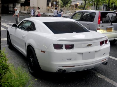 The rearview of Chevrolet CAMARO V SS