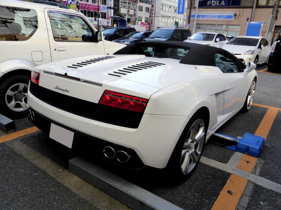 The rearview of Lamborghini Gallardo LP560-4 SPYDER