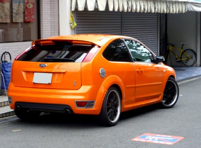 The rearview of Ford Focus ST Mk.II photo