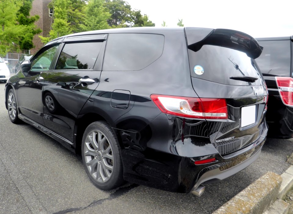 The rearview of Honda ODYSSEY Absolute (RB3) with Modulo parts