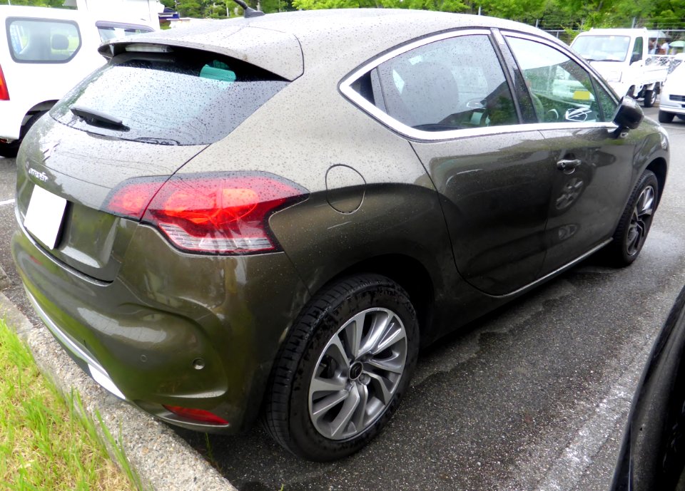 The rearview of Citroen DS4 Chic