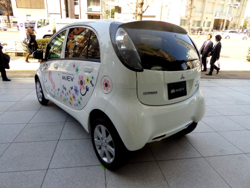 The rearview of Mitsubishi i-MiEV (HA4W) Hello Kitty