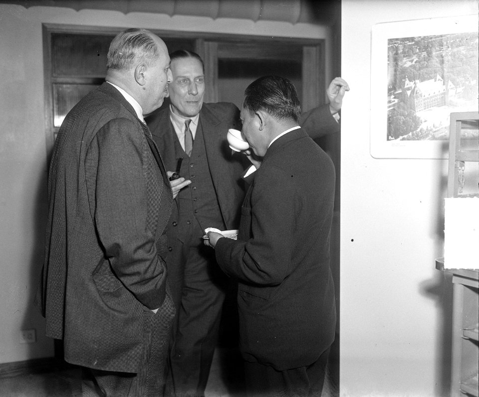 Theeadviesbureau Europa, Singel 17072 , ingebruikneming nieuwe expositieruimt, Bestanddeelnr 903-9921