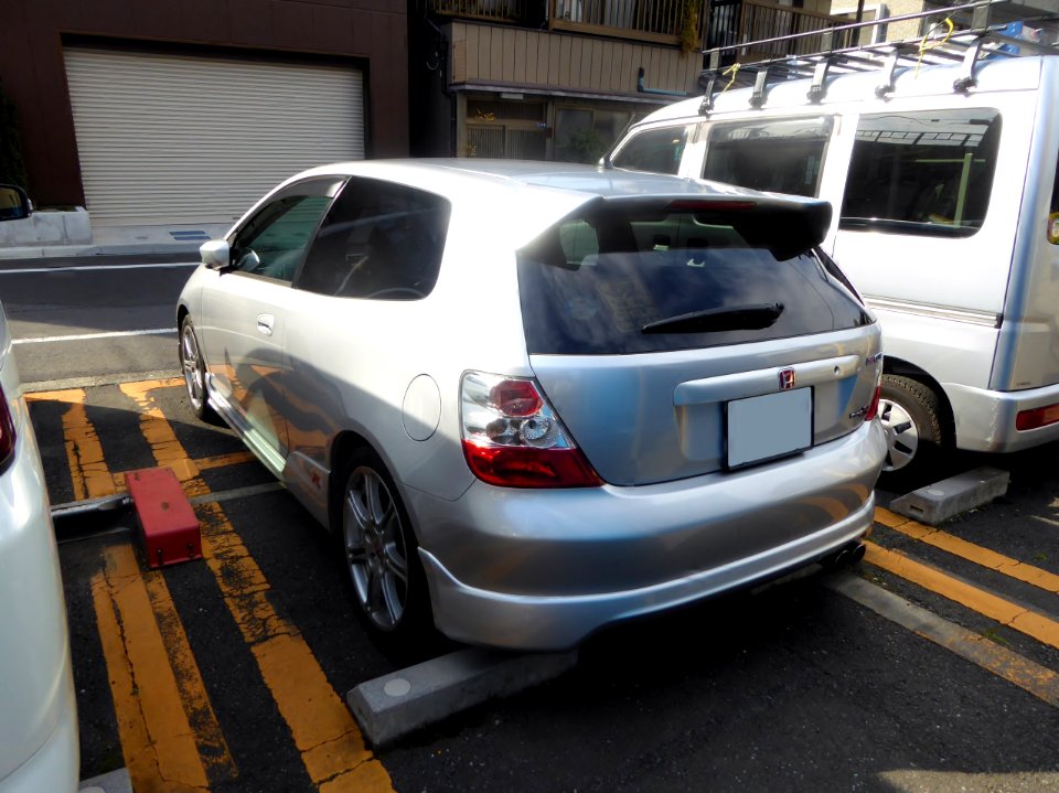 The rearview of Honda EP3 CIVIC TYPE R