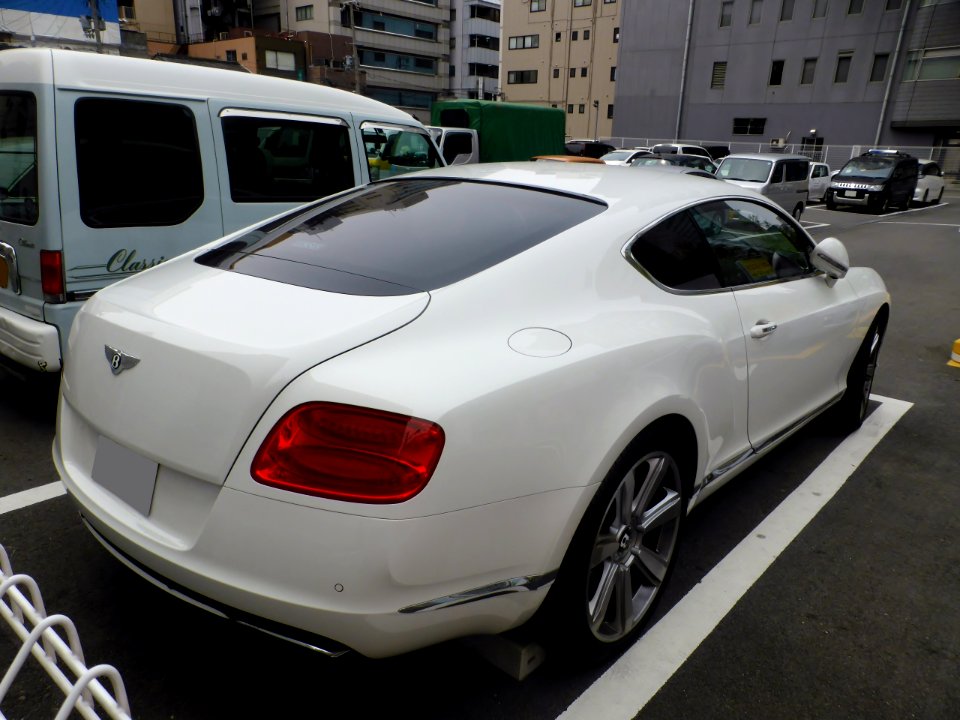 The rearview of 2nd generation Bentley CONTINENTAL GT SPEED