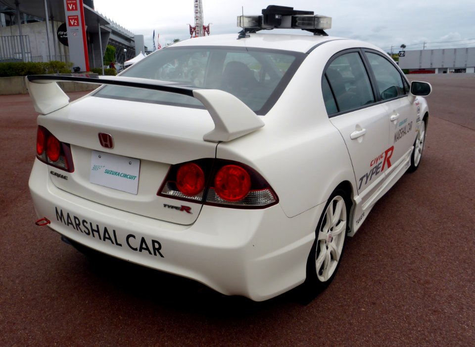 The rearview of Honda CIVIC TYPE R (FD2) SUZUKA CIRCUIT MARCIAL CAR