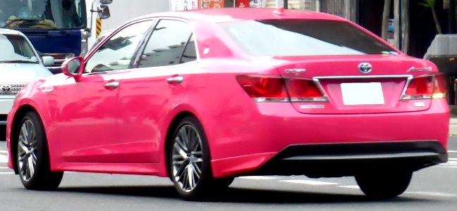 The rearview of Toyota Pink Crown (cropped)