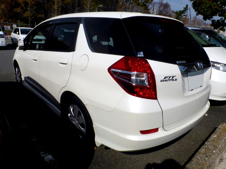 The rearview of Honda FIT SHUTTLE 15X (GG7)