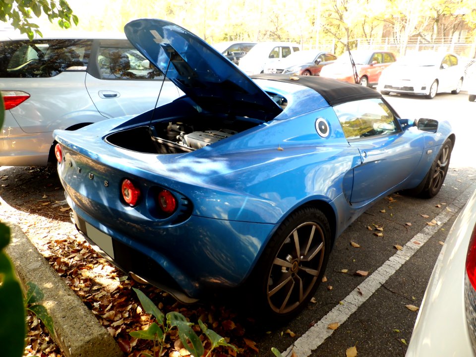 The rearview of Lotus ELISE PHASE II 111R