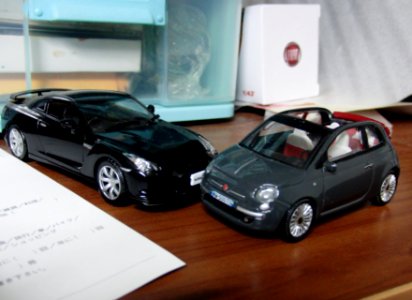 The modelcar of Nissan GT-R (CBA-R35) & FIAT 500C