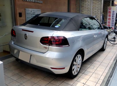 The rearview of Volkswagen GOLF VI Cabriolet