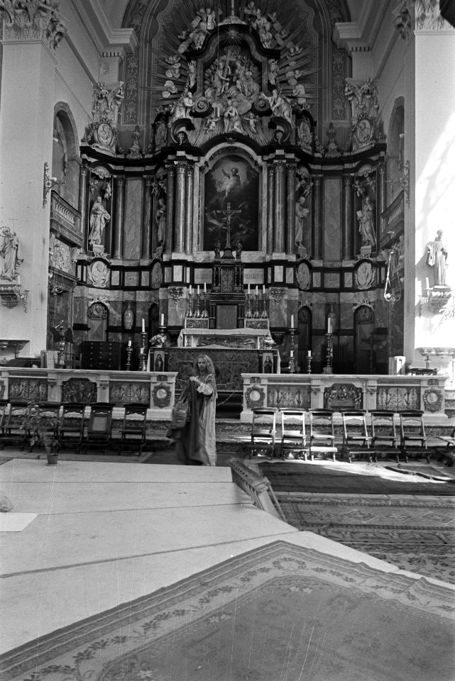 Theehuis in Mozes en Aaronkerk Amsterdam, interieur met jongeren, Bestanddeelnr 924-8843