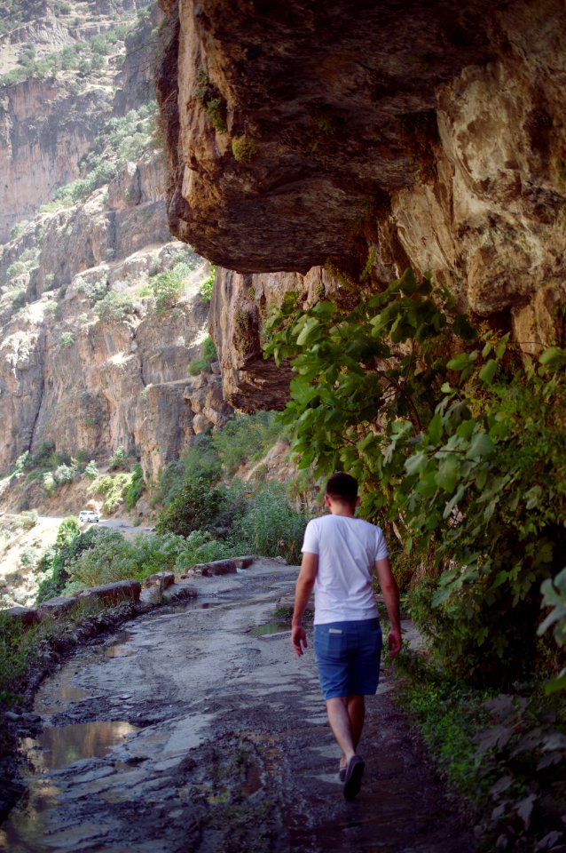 The narrows of the Hamilton Road connecting Erbil and Haji Omaran 10