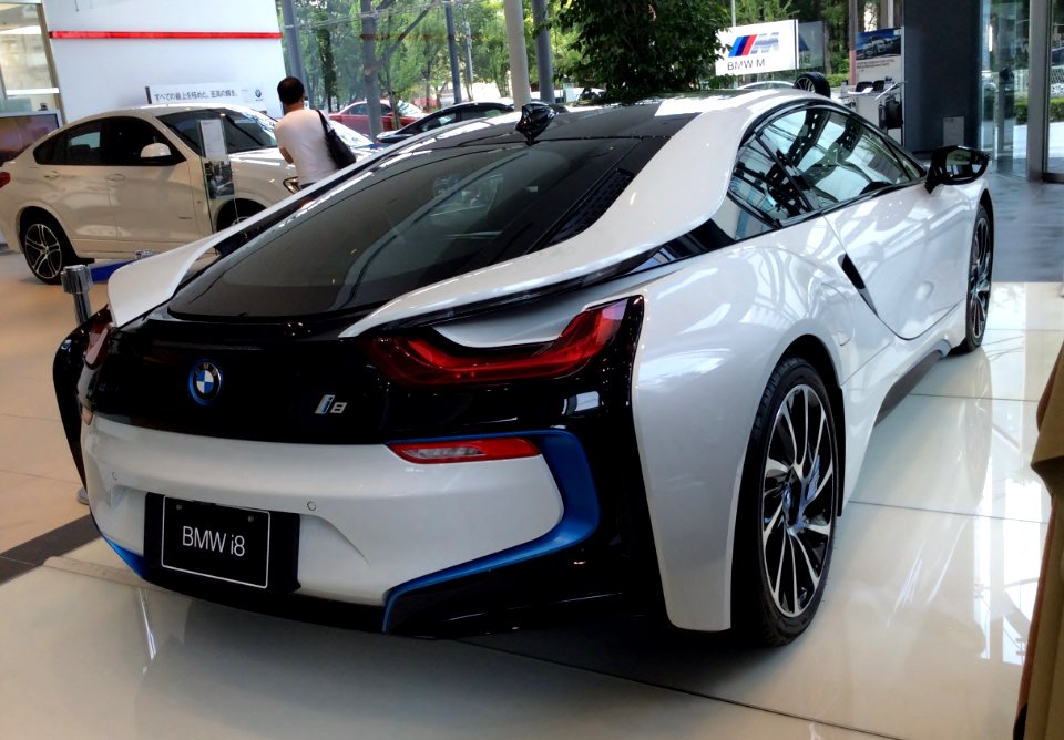 The rearview of BMW i8