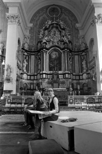 Theehuis in Mozes en Aaronkerk Amsterdam, interieur met jongeren, Bestanddeelnr 924-8842