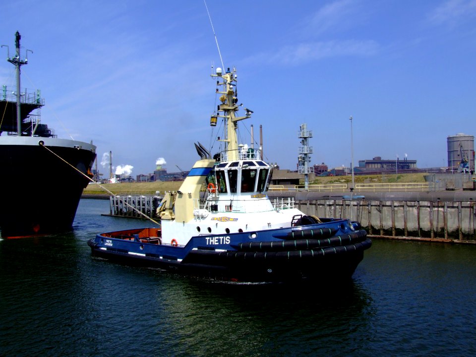 Thetis - IJmuiden IMO 9252527 p2 in front of locks IJmuiden, Holland 05-Jul-2008