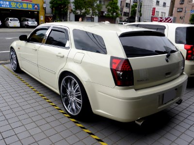 The rearview of Dodge MAGNUM RT (LX)