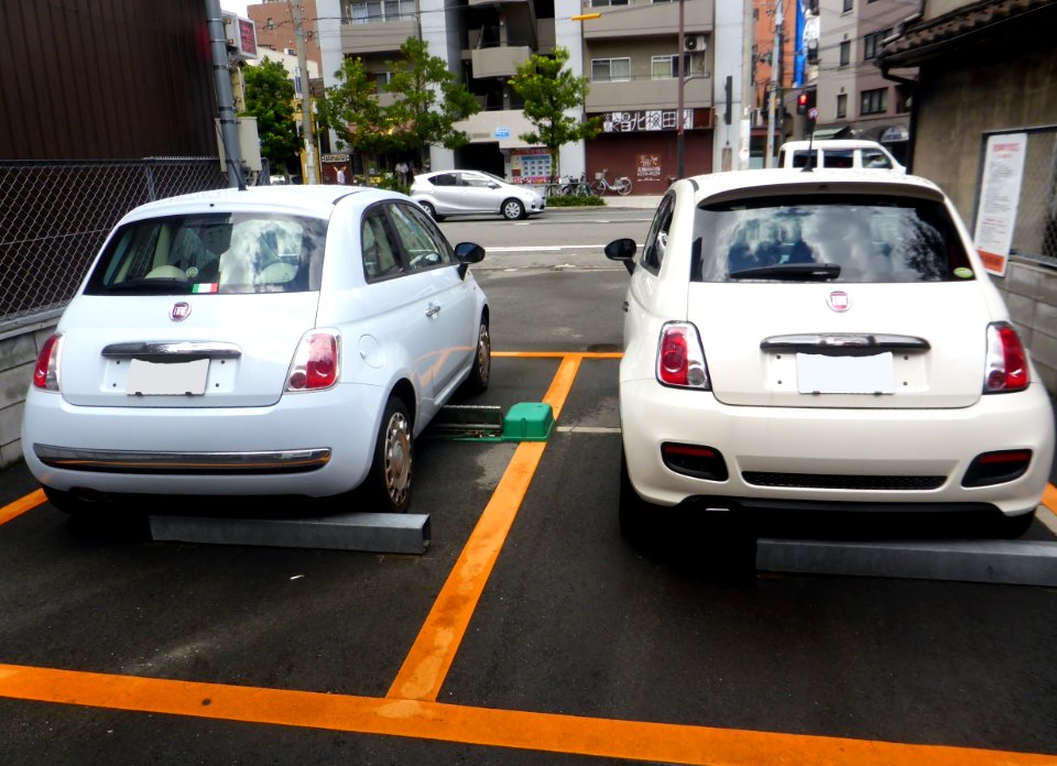 The rearview of FIAT 500 Pop & 500S