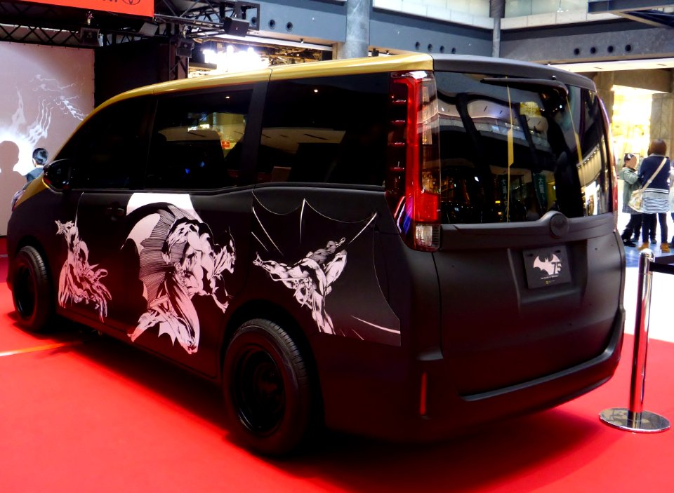 The rearview of Toyota Esquire (R80G) ver.BATMAN 75th