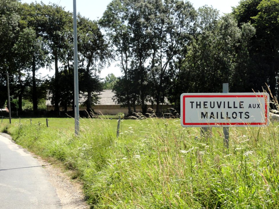 Theuville-aux-Maillots (Seine-Mar.) entrée