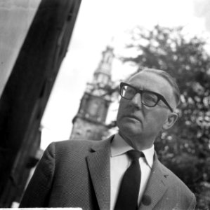 Theun de Vries (letterkundige) krijgt 23 september Staatsprijs voor Letterkunde, Bestanddeelnr 915-5087