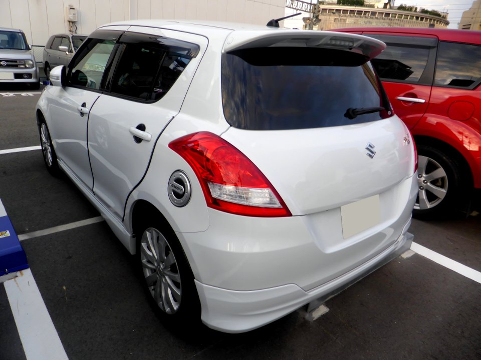 The rearview of Suzuki SWIFT RS (ZC72S)