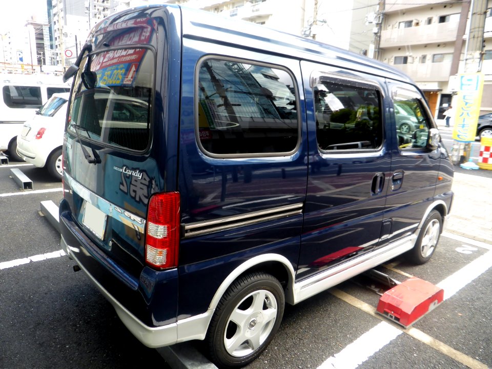 The rearview of Suzuki EVERY Landy XL (DA32W)