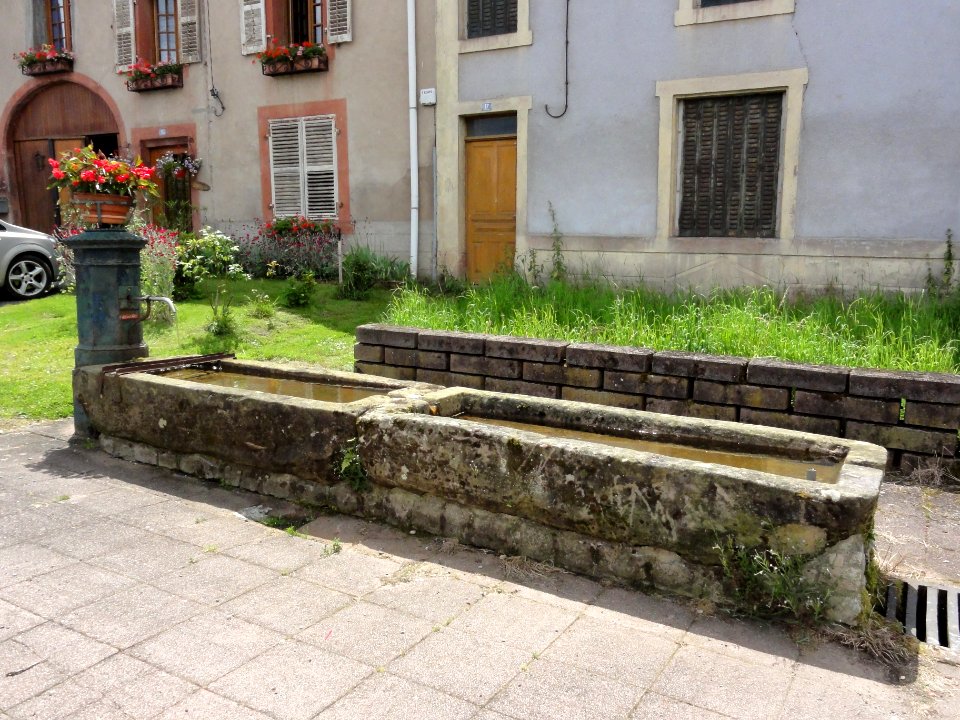 Thiaville-sur-Meurthe (M-et-M) fontaine A